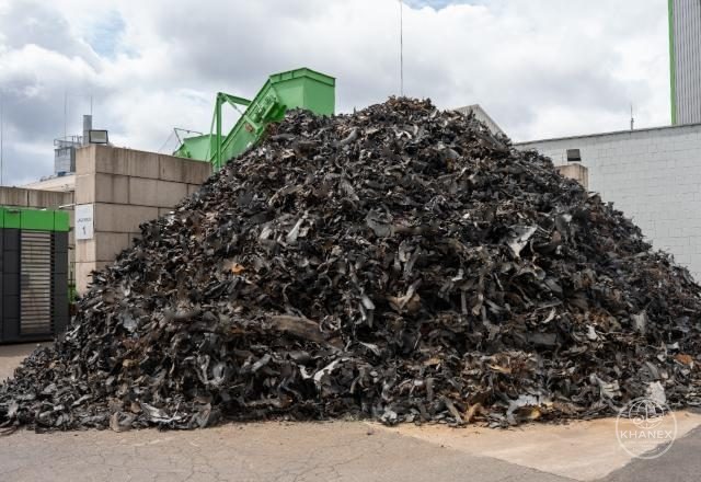 Shredded steel scrap